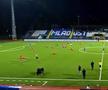 Tulburător! Reacția jucătorilor când află, pe teren, că antrenorul lor a murit