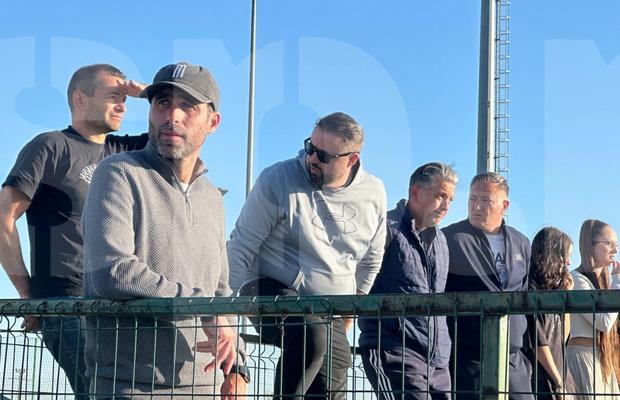 Scene șocante la U17 în Craiova - Rapid » Tatăl unui fotbalist oltean, rupt în bătaie de părinții rapidiștilor:  „M-au lovit încontinuu aproape un minut. Eu o țineam de mână pe fiică-mea”