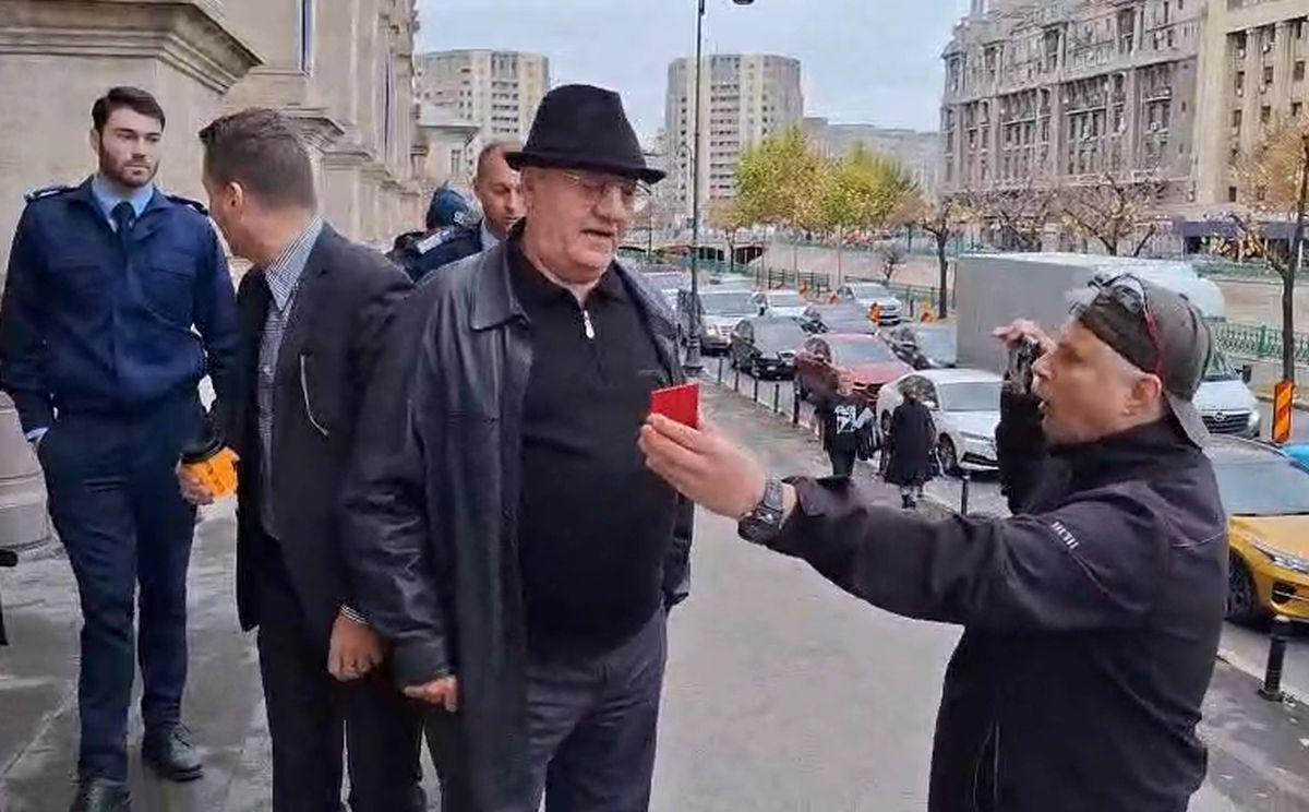 Mitică Dragomir s-a întânit cu Marian „Ceaușescu” în fața CAB București