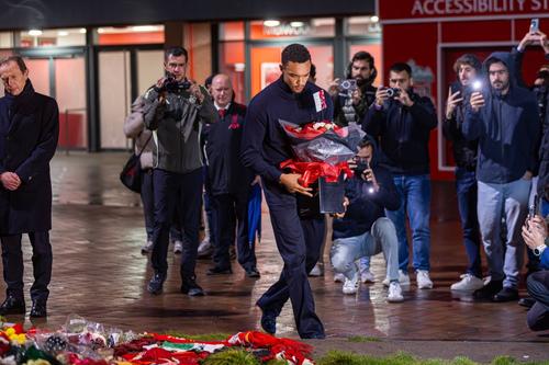 Omagiul adus de Trent Alexander-Arnold lui Diogo Jota / Foto: Imago