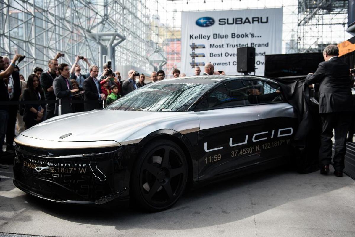 LUCID AIR. S-au rupt de Tesla și au creat o BESTIE! Cea mai tare mașină electrică: 400 de cai putere, autonomie GIGANTICĂ + care e prețul