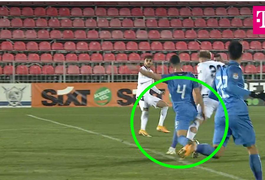 FOTO: Captură @TV Telekom Sport FOTO Două penalty-uri controversate în derby-ul Ilfovului, Voluntari - Clinceni: „Tu ești normal?!”