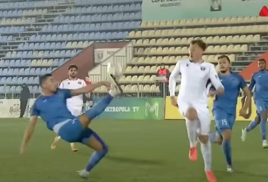 Captură @Look TV FOTO Două penalty-uri controversate în derby-ul Ilfovului, Voluntari - Clinceni: „Tu ești normal?!”