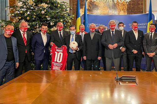 Orac, Augustin, Borcea Jr., Prunea, Orban, Ion Marin, Dragnea, Mihali, Moraru, Niculescu, Niculae și Dănciulescu, de la stânga la dreapta