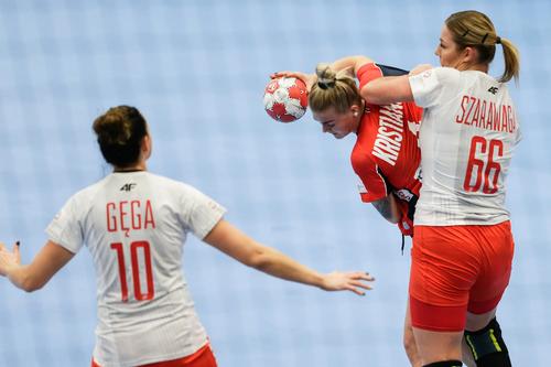 România nu ar trebui să aibă probleme cu Polonia, în al doilea meci de la Campionatul European de handbal feminin. Adversarelor le lipsesc cele mai importante două jucătoare.
