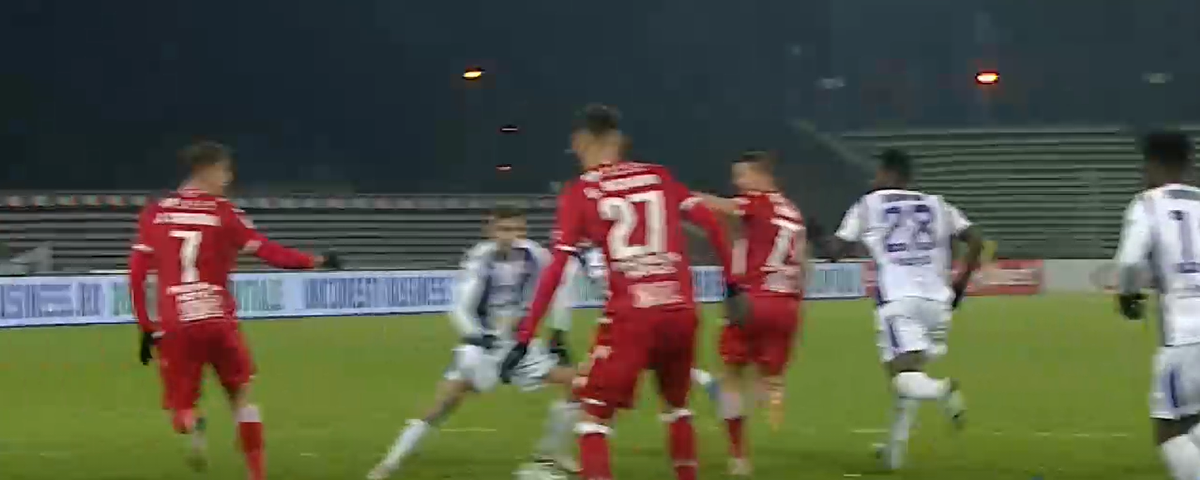 FC Argeș - Dinamo 0-1. FOTO Greșeală URIAȘĂ de arbitraj! Rezultatul, decis de o gafă imensă a „centralului”