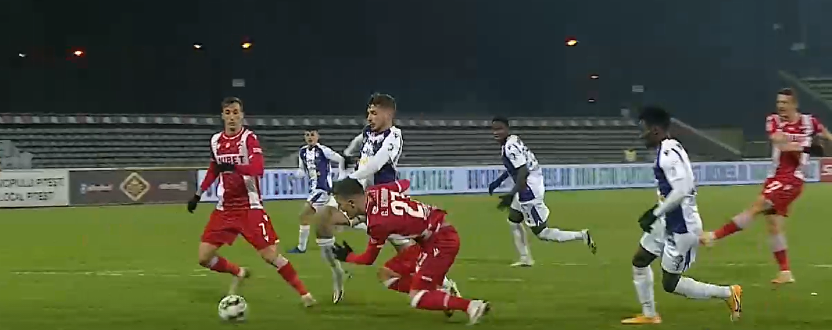FC Argeș - Dinamo 0-1. FOTO Greșeală URIAȘĂ de arbitraj! Rezultatul, decis de o gafă imensă a „centralului”