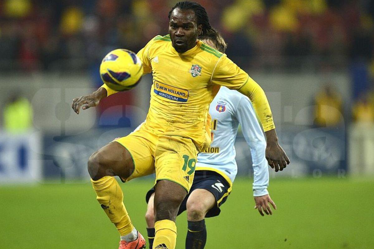 3 povești fabuloase cu Mike Temwanjera, vârful care a făcut furori la FC Vaslui » Cum l-a surprins pe Porumboiu: „E mai bătrân ca Balint, e la a treia dantură”