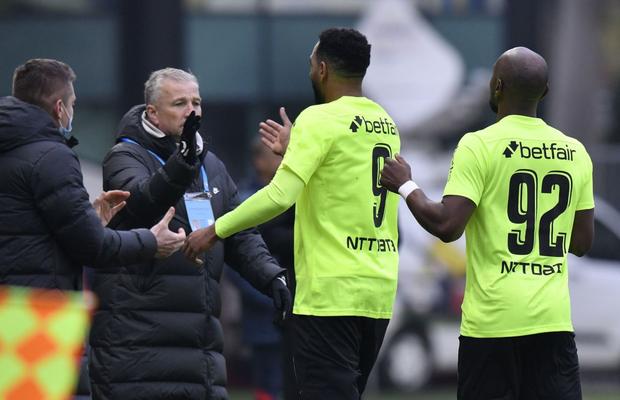 Petrescu, despre gafa de arbitraj de la golul CFR-ului: „Nu mai zicea nimeni nimic dacă ne dădea penalty!”