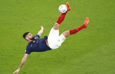 Cu România n-au fluierat nimic! Supergolul lui Giroud, anulat după o decizie controversată! Ce a văzut arbitrul?