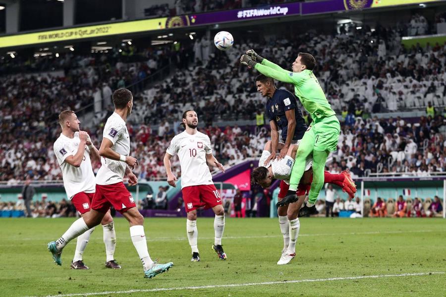 Cu România n-au fluierat nimic! Supergolul lui Giroud, anulat după o decizie controversată! Ce a văzut arbitrul?
