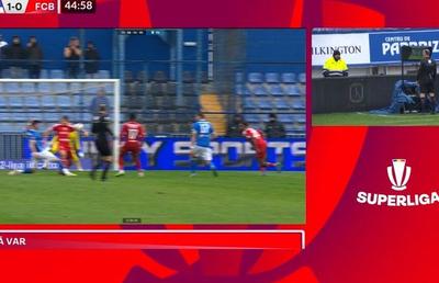 VAR-ul românesc chiar e „second hand” » Ce imagini i s-au oferit arbitrului în timpul meciului Farul - Botoșani