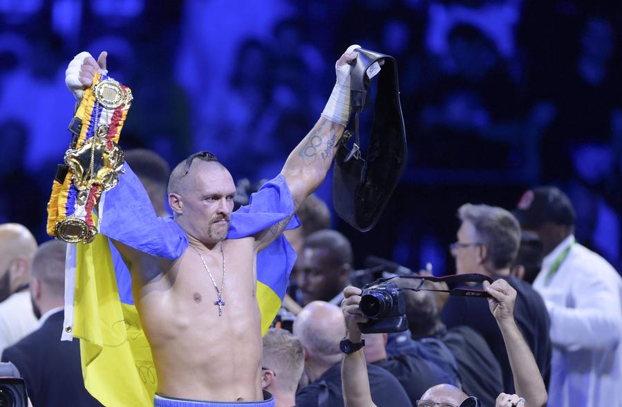 Olșeksandr Usyk/ foto Imago Images Se anunță lupta anului 2023 în box » Fury l-a distrus pe Chisora și l-a provocat pe Usyk, aflat în tribună: „Tu urmezi. O să te distrug, o să mătur cu tine pe jos!”
