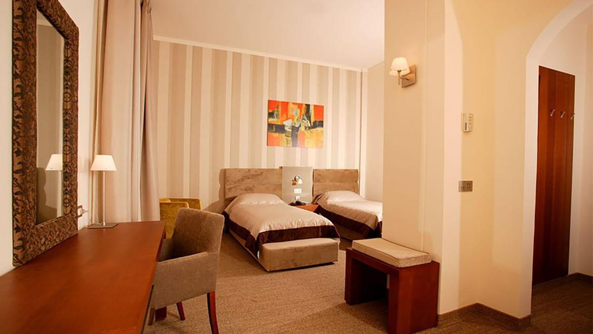 Cât costă o noapte de cazare în hotelul lui Gică Hagi din Mamaia, în plin sezon estival
