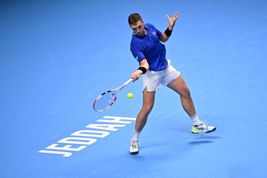 Hamad Medjedovic în acțiune la Next Gen ATP Finals Foto Imago Hamad Medjedovic, campionul de la Next Gen Finals, e urmașul lui Novak Djokovic » Și-a întâlnit idolul la 10 ani, iar acesta i-a finanțat cariera