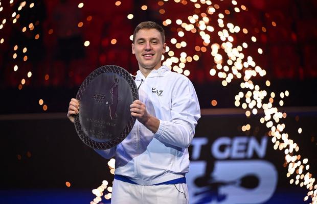 Hamad Medjedovic, campionul de la Next Gen Finals, e urmașul lui Novak Djokovic » Și-a întâlnit idolul la 10 ani, iar acesta i-a finanțat cariera