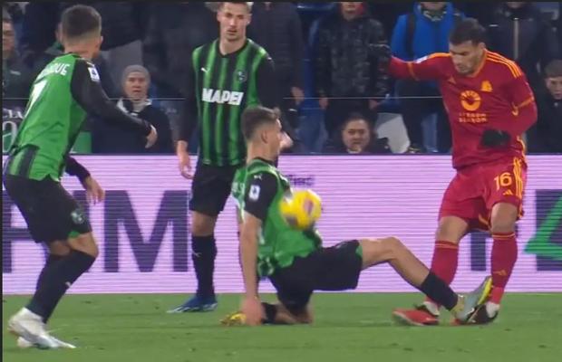 Va sta pe bară minimum două meciuri! „Ce-ai făcut?” Vezi faultul violent pe care l-a comis jucătorul care refuză naționala!