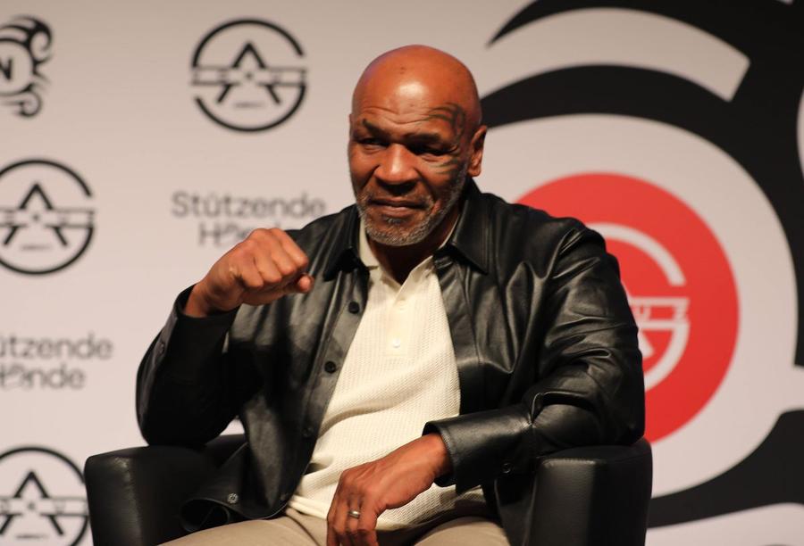 Mike Tyson în 2023 Foto Imago Hamad Medjedovic, campionul de la Next Gen Finals, e urmașul lui Novak Djokovic » Și-a întâlnit idolul la 10 ani, iar acesta i-a finanțat cariera
