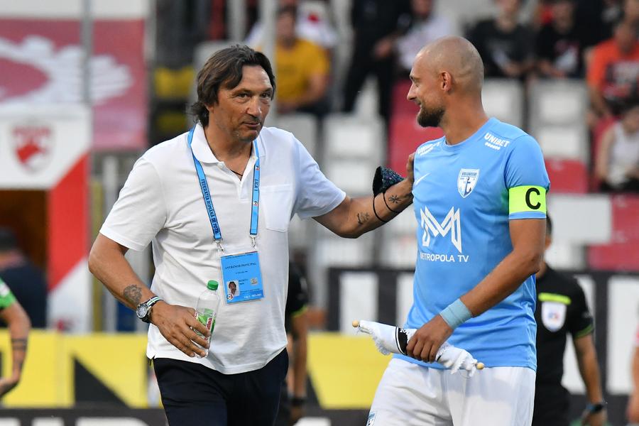 Bonetti și Tamaș, înaintea meciului Dinamo - FC Voluntari 3-2, din 2021 Rupe Kopic blestemul antrenorilor de la Dinamo? » Câți dintre ultimii 10 tehnicieni ai „câinilor” au debutat cu victorie