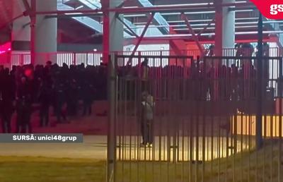 Tensiuni la Sfântu Gheorghe » Fanii lui Dinamo nu au fost lăsați să iasă din stadion: „Jandarmii au replicat cu gaze lacrimogene”