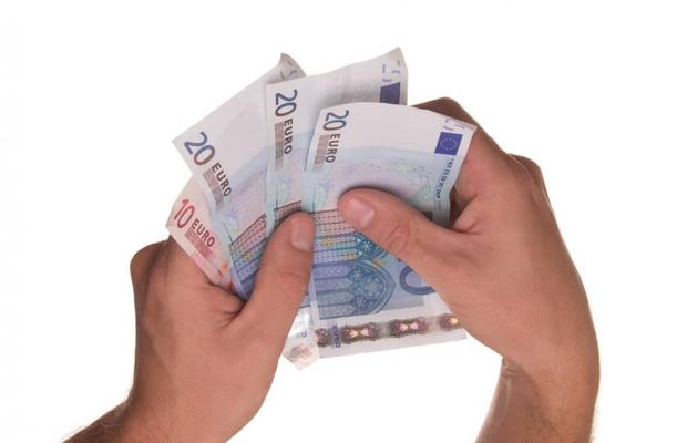 Salariile din România: evoluție, tendințe, inflație și cum îți poți calcula corect veniturile