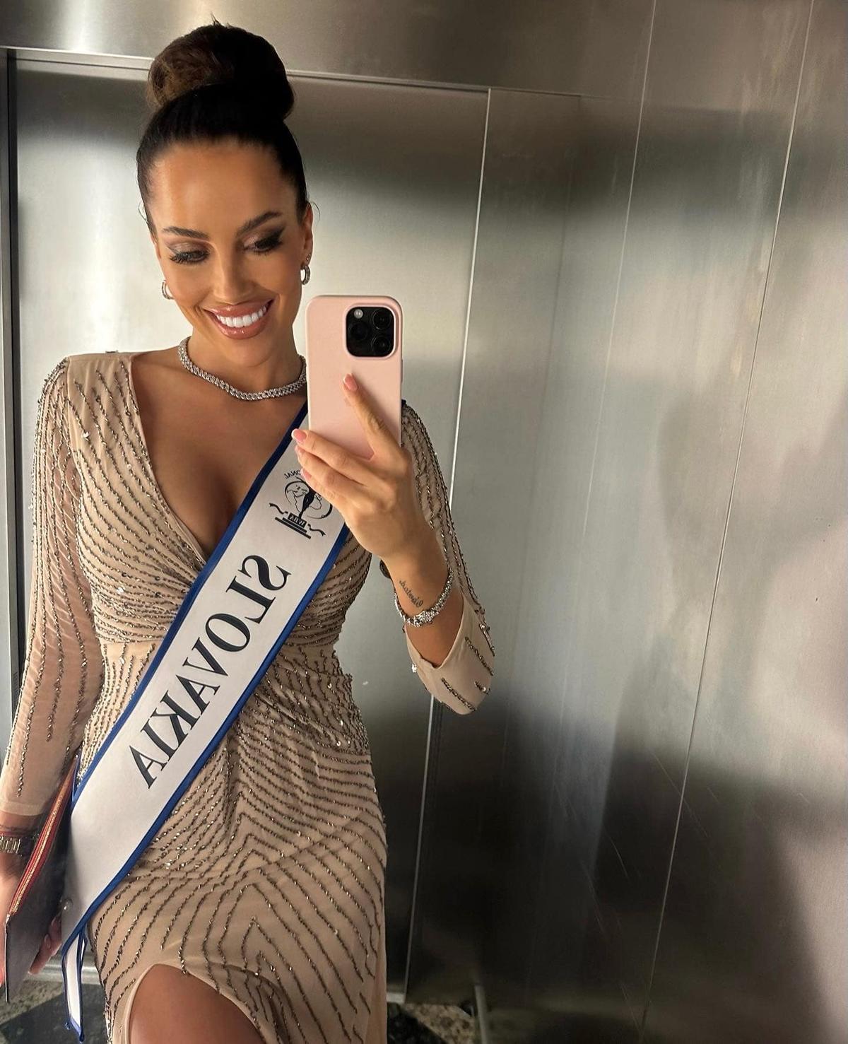 Iubita starului de la Napoli, apariție de cinci stele la ultimul meci al României la Euro U21: „Fanii au vrut să mă atingă!”