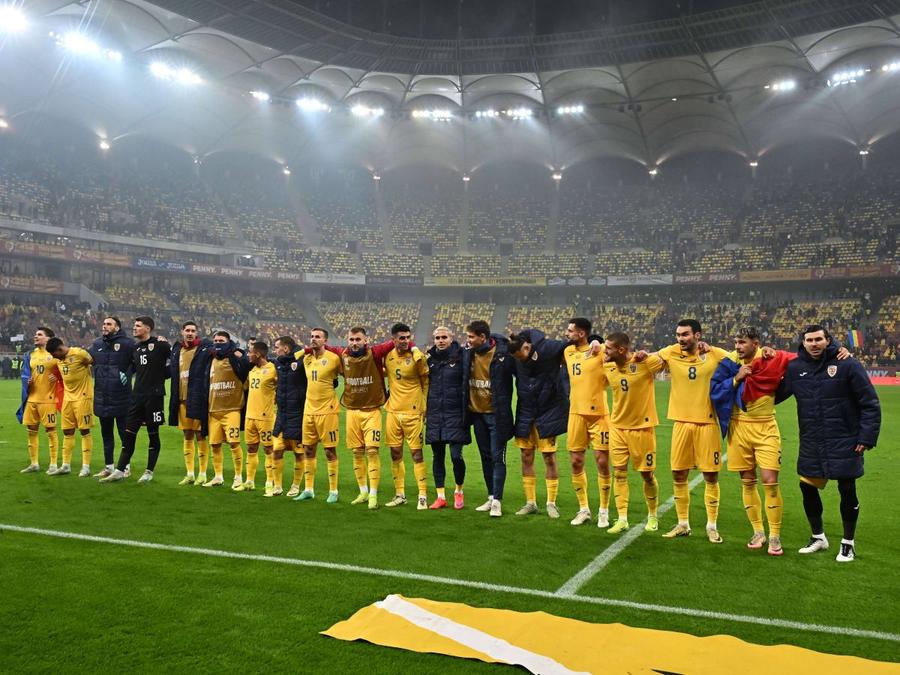 Echipa națională a României la finalul partidei cu Cipru din ultima etapă a Nations League / Foto: Imago Am ajuns lângă Oman și India. Capitolul la care în 2024 suntem depășiți de 100 de echipe în topul mondial!
