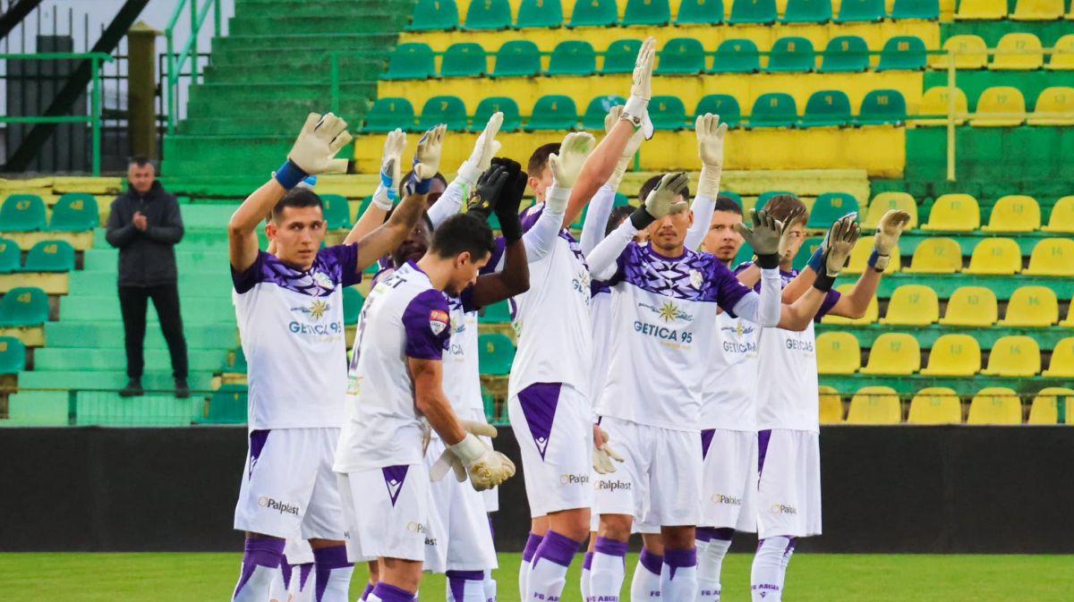 Imagini impresionante în Cupa României! Gest cum nu s-a mai văzut pe un teren de fotbal în memoria lui Duckadam