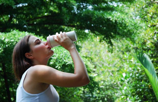 De ce consumă sportivii matcha înainte de antrenament – beneficii reale. De la Serena Williams la Shaun White, Colin Jackson, Jamie Baulch și Dustin Watten
