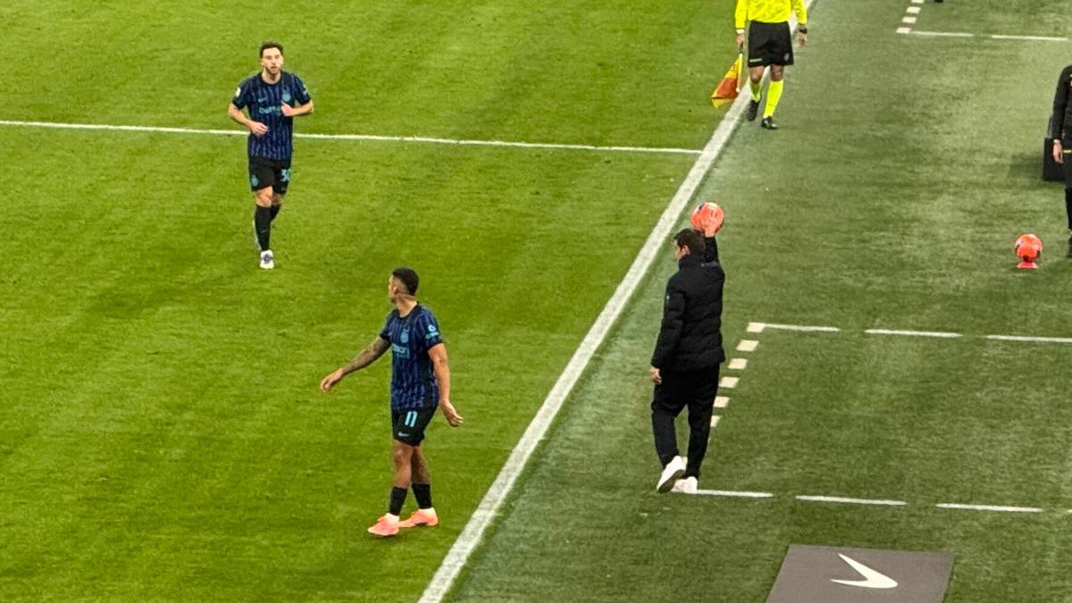 Chivu la Inter - Venezia, monitorizat 90 minute