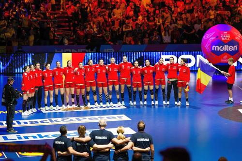 Sorina Grozav, golgheterul provizoriu al Campionatului Mondial de handbal feminin // foto: Facebook