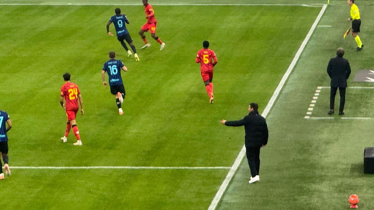 Chivu la Inter - Venezia, monitorizat 90 minute