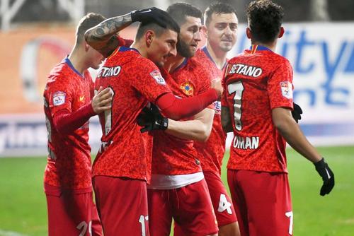 Dintr-un cumpărător care cheltuia cei mai mulți bani, FCSB a devenit un producător de fotbaliști