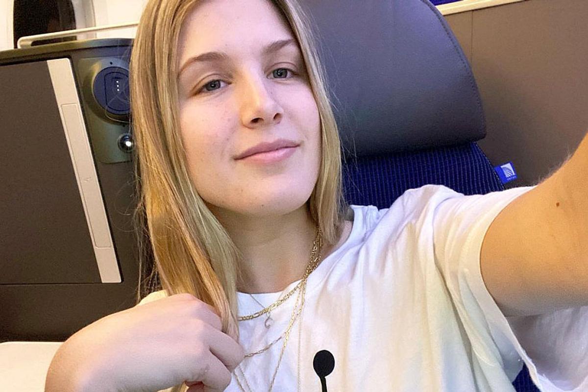 Bouchard a povestit ce a pățit în avion: „Asta m-a întrebat, de parcă nu era suficient de jenant”