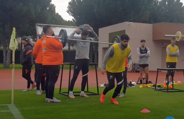 VIDEO. Imagini din cantonamentul lui FCSB » Jucătorii trag tare la antrenamente + vești bune pentru fani