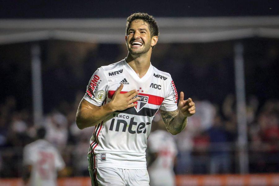 Alexandre Pato, la Sao Paulo // foto: Imago Turcii îi fac toate poftele lui Șumudică » Transfer important anunțat la Gaziantep: un atacant trecut pe la Milan și Chelsea!