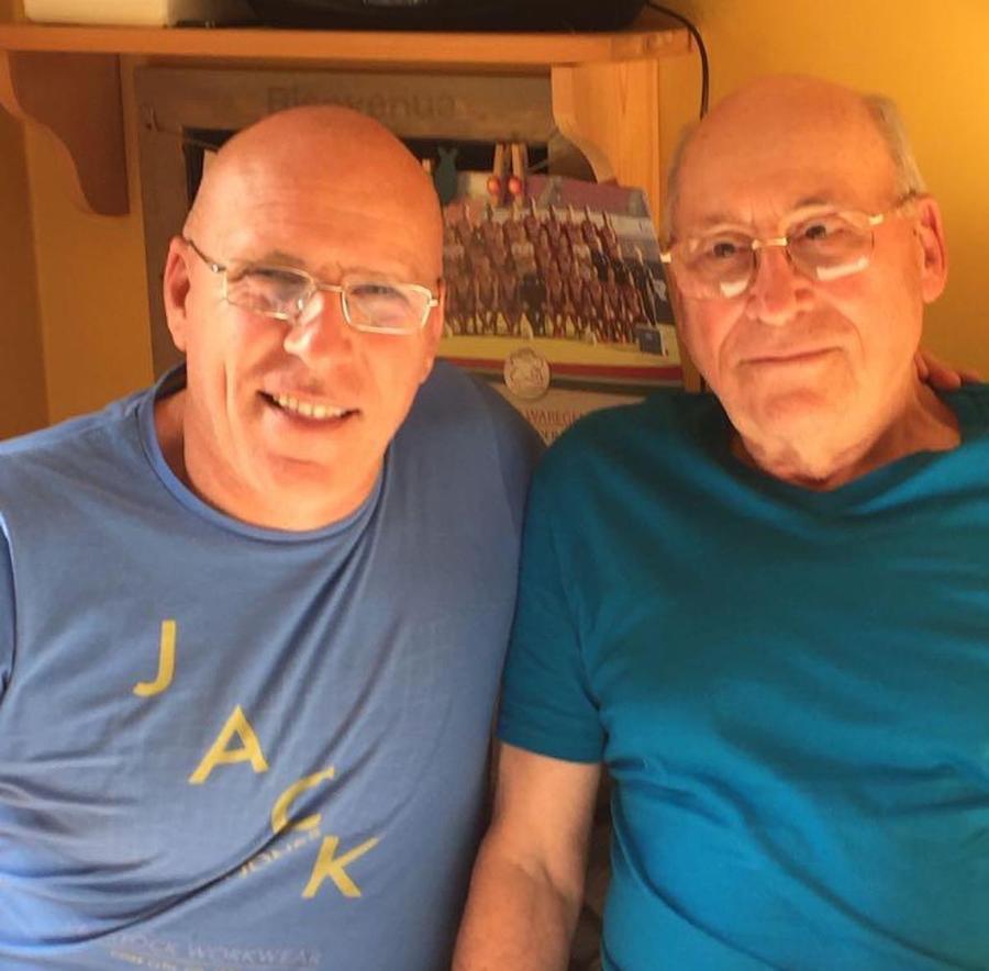 Ronny și Israel Rosenthal. Tatăl a făcut taximetrie după ce a emigrat în Israel din România, în 1951 Povestea necunoscută a lui Ronny Rosenthal, campion cu Liverpool: „Tata e născut în București! Încă urmărește la TV tot ce e legat de România”