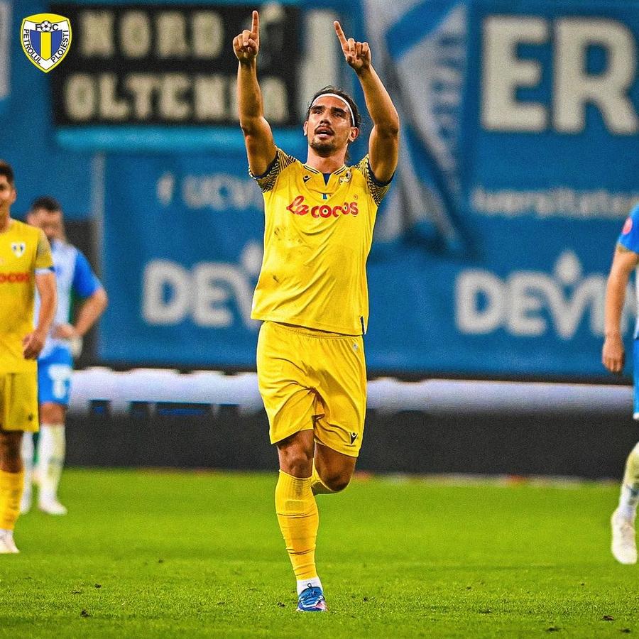 Marian Huja (24 de ani), apărătorul de la Petrolul. Foto: Instagram @fcpetrolul.official S-a întors la „locul faptei”! La un an după momentul ce l-a ținut departe de gazon 10 luni: „Am căzut, m-am ridicat, mai puternic!”