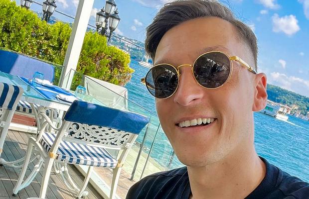 Mesut Ozil s-a pronunțat: „Este cel mai bun din lume, întrebați-i pe Haaland sau Osimhen!”