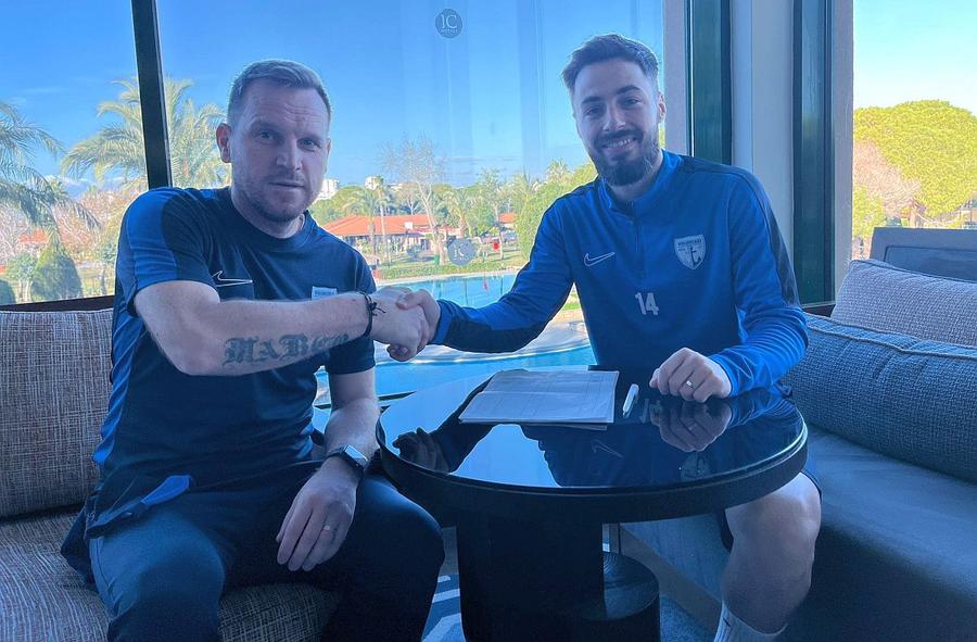 Andrei Ciobanu, în dreapta, a semnat cu FC Voluntari // sursă foto: Facebook Rapid a întrerupt împrumutul în plin sezon și l-a transferat la alt club din Superligă!