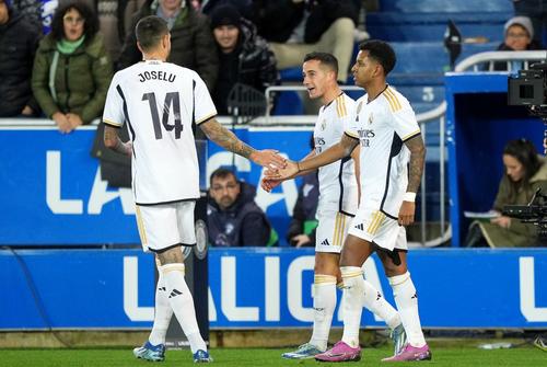 Lucas Vazquez, între Joselu și Rodrygo // foto: Guliver/gettyimages