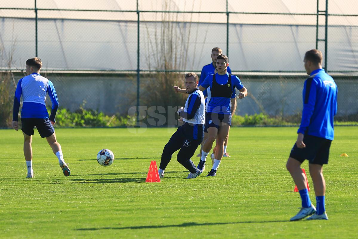 Puștiul pe val din Liga 1 nu vrea să repete greșelile fatale ale fotbaliștilor români: „Majoritatea fac pasul afară, apoi se întorc imediat”