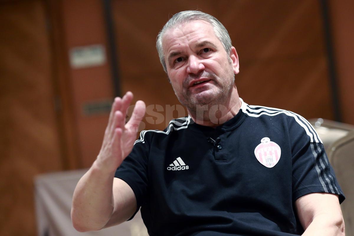 „Am pornit o mică revoluție!” » Neamțul de pe banca lui Sepsi, întrebat direct: „Cât de departe e naționala României de Ungaria?”. Cum a răspuns