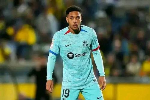 Vitor Roque