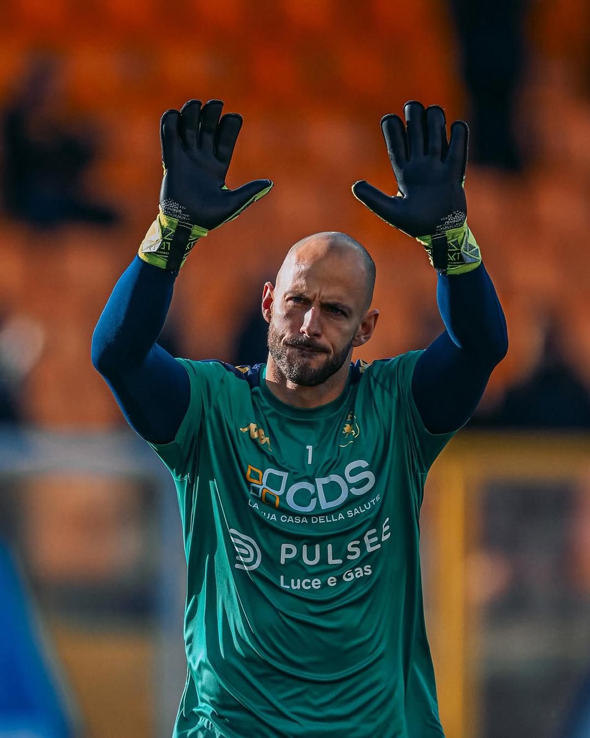 Dan Șucu, prezent pe stadionul Via del Mare, înainte de Lecce - Genoa. Foto: Instagram