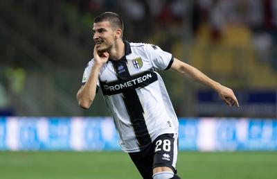 Avem detaliile acordului lui Valentin Mihăilă cu Lecce » Jackpotul obținut de românul de la Parma: Gazzetta îl dă între „cele mai calde cinci transferuri”!