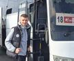 Florin Tănase, după ce a văzut că în parbrizul autocarului era o foaie cu numele „Steaua București” // foto: Eduard Apostol (GSP.ro)