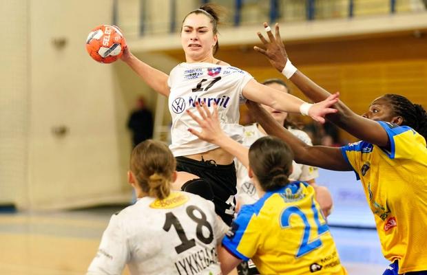 Corona Brașov - SCM Râmnicu Vâlcea » Victorie la UN GOL! Handbal extraordinar în Liga Florilor