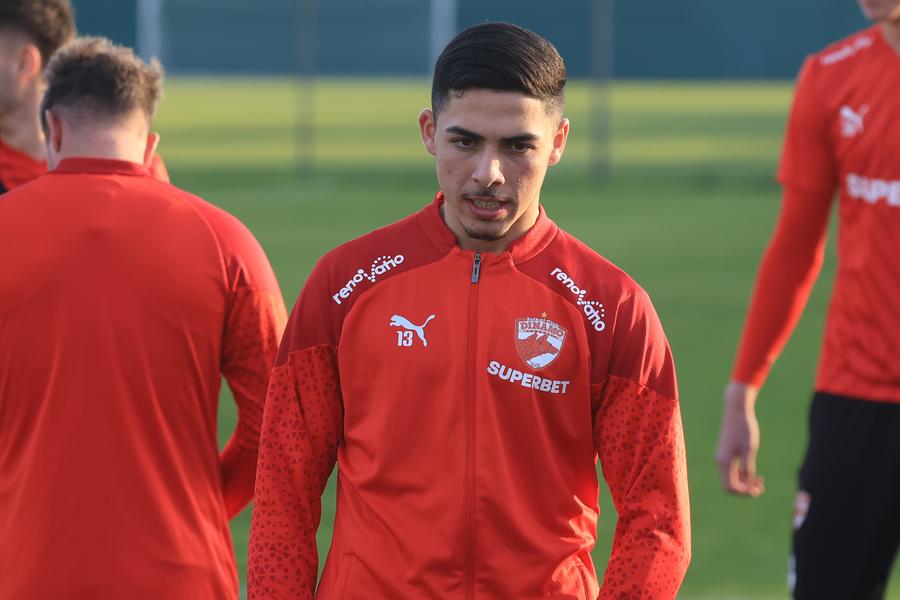 Liam Eissat FOTO: Ionuţ Iordache (GSP) 3 transferuri aliniate la Dinamo » A mai rămas doar prezentarea oficială