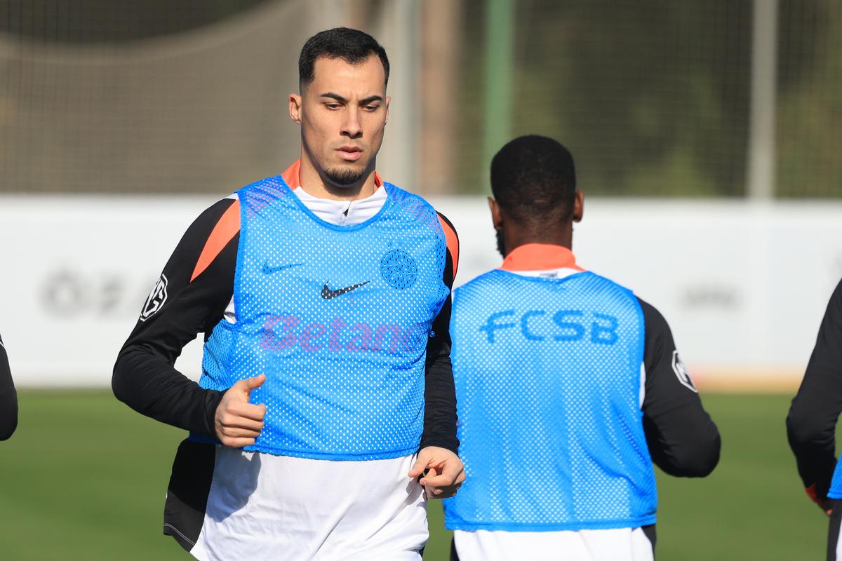 Chinuiți în Antalya » Fotbaliștii de la FCSB, „storși” de Neubert la antrenament! Imagini tari din Turcia